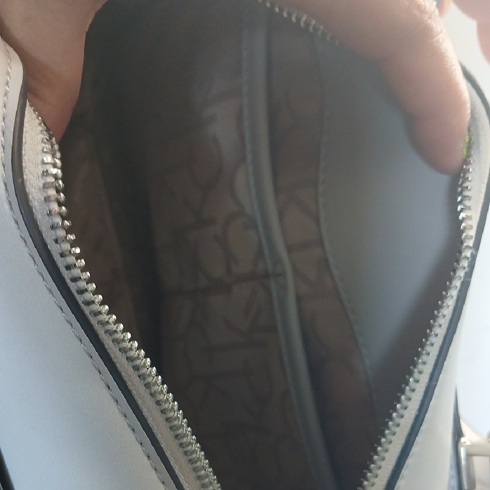 Calvin Klein Gray and White Satchel with Structured Design NWOT - Picture 5 of 9